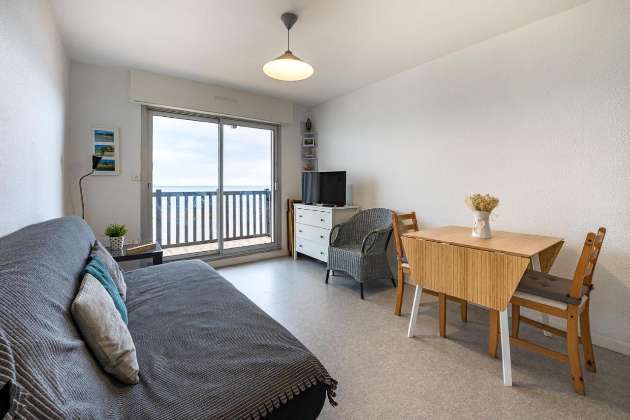 Joli Studio Avec Vue Panoramique Sur La Mer Houlgate Exteriör bild