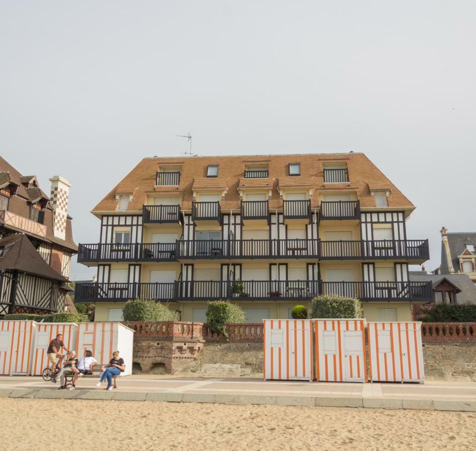 Joli Studio Avec Vue Panoramique Sur La Mer Houlgate Exteriör bild